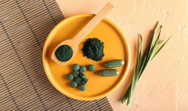 Chlorella-voordelen-info-gebruik-zoetwateralg-gezondheidsvoordelen-vitamines-mineralen-eiwit-omega3-immuunsysteem-hart-lever-bloedvaten-energie